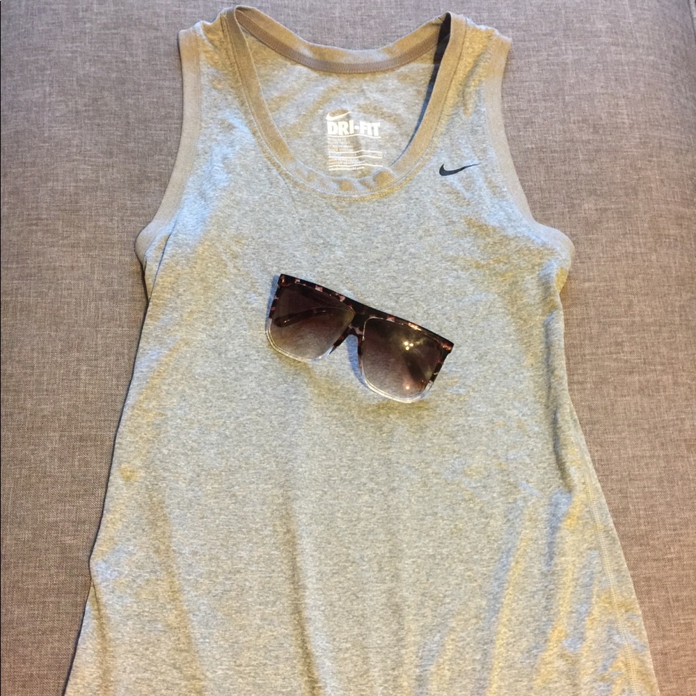 Stretch Nike dry fit  3-$30🌈